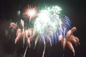 fireworks-1203586_640